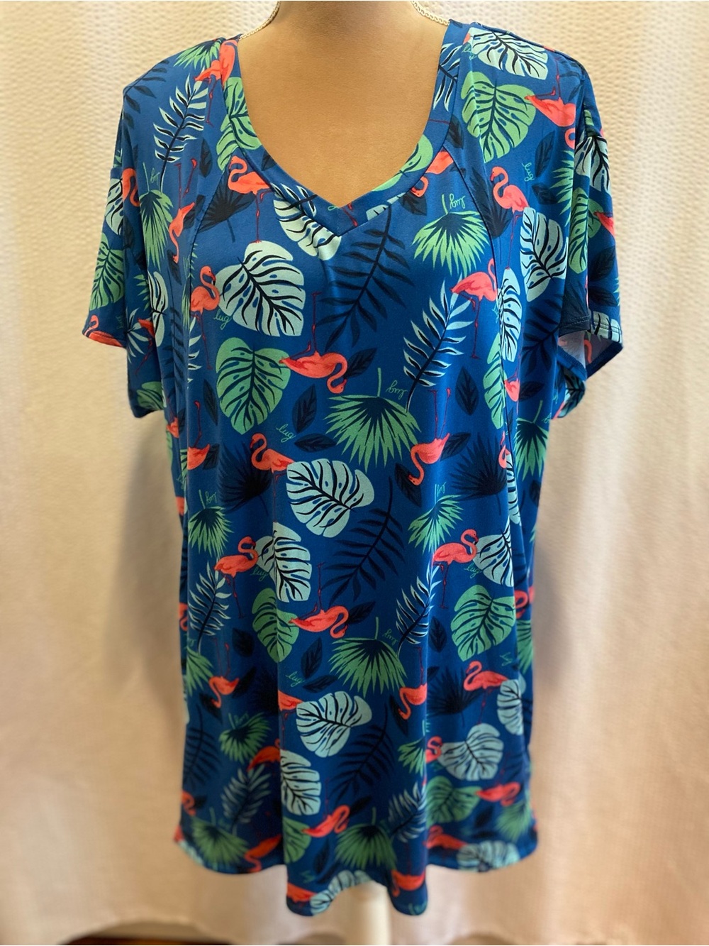 Lug Hopper lounge dress with Pink Flamingos